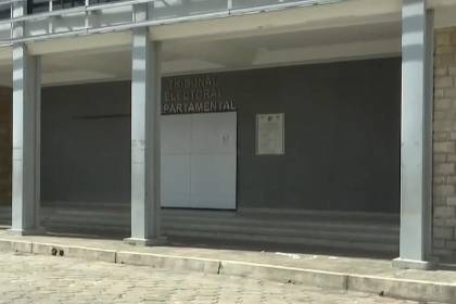 Subnacionales: Denuncian que el TED de Santa Cruz estaba cerrado, pese al anuncio de trabajo en feriado