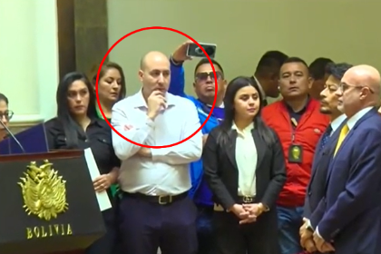 Imágenes muestran a Cerimedo junto a ministros en acto de juramentación oficial