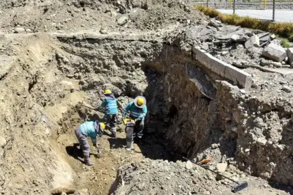 Hombres que “hallaron” a extranjero muerto en una avenida de La Paz no son albañiles y están aprehendidos