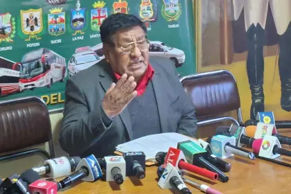 “Garantice el derecho al trabajo y transitabilidad”: Confederación de Choferes de Bolivia envía una carta a Rodrigo Paz