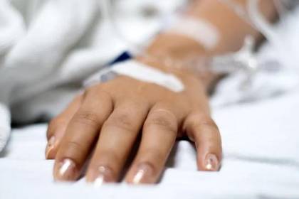 Robo de celular en la Alasita termina con adolescente en terapia intensiva tras ataque con ‘polvo tóxico’