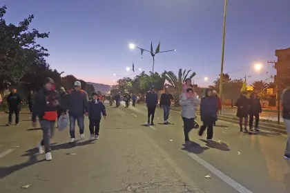 Con fe y devoción, feligreses realizan la peregrinación hasta el Santuario de la Virgen de Urkupiña 