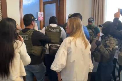 Desprecintan oficina que ocupaba Mariaca en la Fiscalía General en busca de “elementos de prueba”