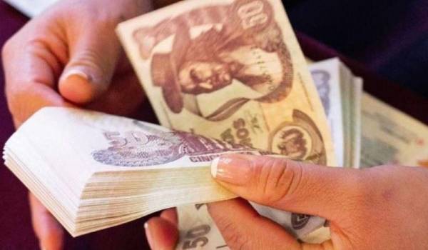 Ventas estancadas y menos consumidores: Equipo económico de Libre cuestiona el “gradualismo” del Gobierno