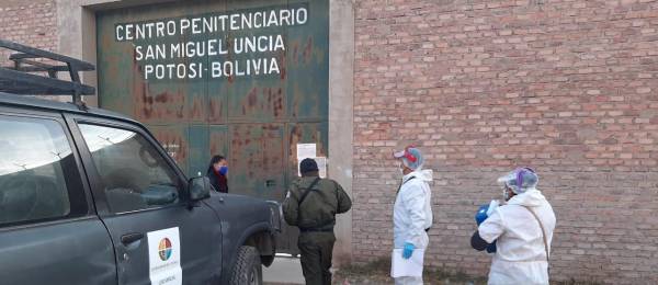 Reportan fuga masiva de reos de la cárcel potosina de Uncía