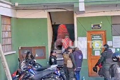 Reportan al menos 100 personas aprehendidas en las movilizaciones en La Paz