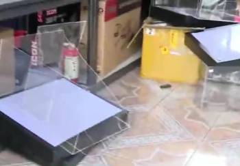 Atracadores encañonan a un comerciante y se llevan valiosos equipos para talleres de vehículos