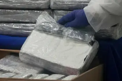Policía peruana decomisa más de tres toneladas de cocaína que iban a Bélgica