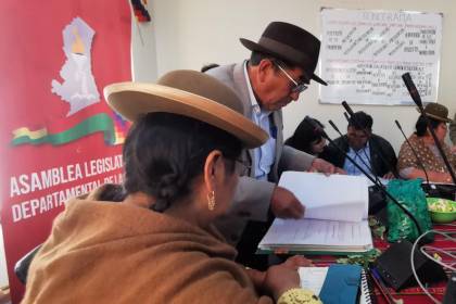 Suman 171 postulantes a vocales del Tribunal Electoral de La Paz; se revisan los requisitos para publicar la lista de habilitados