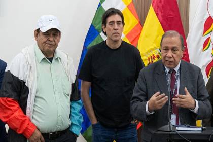 Gobierno acuerda con choferes un incremento de hasta el 35% en las tarifas del transporte interdepartamental