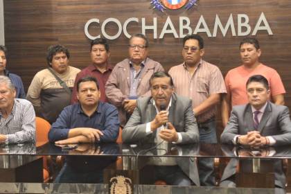 Tras quejas y recursos judiciales, Alcaldía de Cochabamba deja en pausa la inspección ambiental vehicular