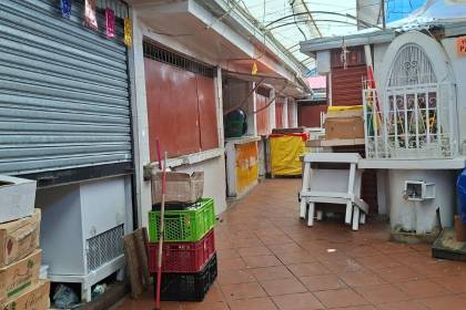 Bloqueos provocan desplome de precio del pollo en Santa Cruz y escasez de productos en La Paz y Cochabamba