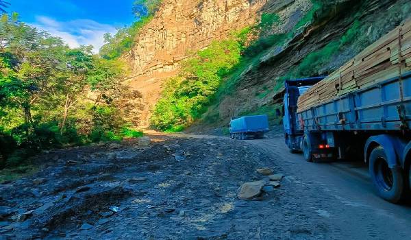 ABC busca recursos adicionales para intervenir tramos críticos en la ruta antigua Santa Cruz – Cochabamba