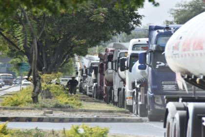 Filas por gasolina estarán “resueltas en dos o tres días”, dice presidente de YPFB