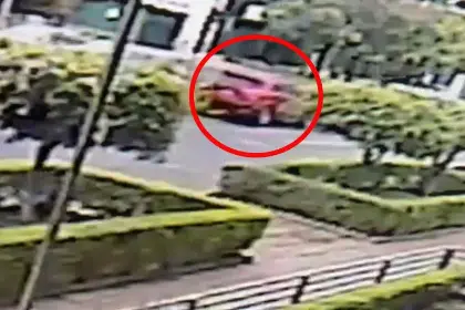 Video: Motociclista queda en terapia intensiva tras ser impactado por una conductora que dio un giro indebido