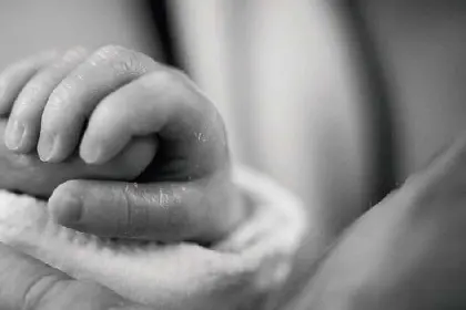 Fiscalía identifica a la mamá del bebé que fue abandonado después de ser “forzado a nacer con 23 semanas” de gestación