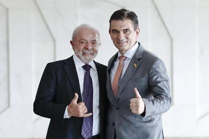 Lula felicita a Paz por cómo “lidia con la crisis política” y resalta apertura al diálogo