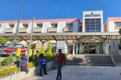 Médicos en Cochabamba esperan carta de la ministra que comprometa pago de sueldos para suspender el paro