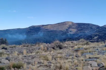 En tres días, cuatro incendios forestales azotaron a Cochabamba, el del Parque Tunari se reactivó siete veces