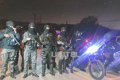 Policía llega a desbloquear Sipe Sipe, parte de la ruta Cochabamba al occidente