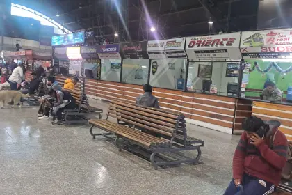 Viajes a La Paz continúan suspendidos desde la Terminal de Cochabamba debido a los bloqueos