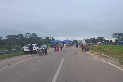 Bolivia amanece este jueves con 20 puntos de bloqueos en carreteras por conflictos sociales