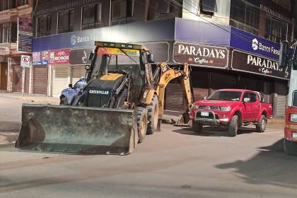 Bloqueo en Sacaba: Empresas constructoras exigen el pago de contratos adeudados desde el 2023