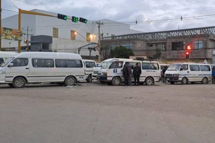 Segundo día de bloqueo en Quillacollo, transporte mantiene su medida exigiendo incremento del pasaje