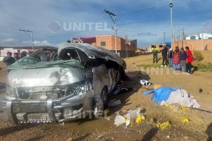 Fatal accidente: 13 muertos tras choque entre un camión y un minibús en la carretera La Paz - Oruro 