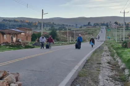 Cochabamba queda aislada del resto del país debido a los bloqueos de carreteras