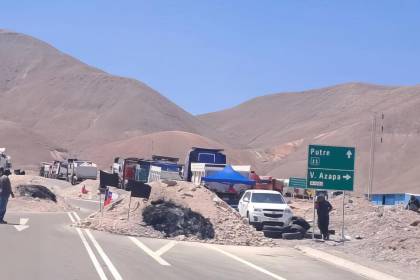 Ingresan 150 cisternas con combustible desde Chile tras cuarto intermedio en bloqueo en Arica, según la Cancillería