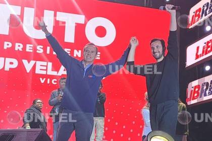 “Vamos a parar la angustia de la inflación”, promete Quiroga en su cierre de campaña en Cochabamba