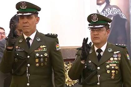 Javier Álvarez es posesionado como nuevo comandante general de la Policía Boliviana