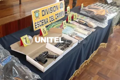 Dictan detención preventiva para tres policías acusados de retener y extorsionar a dos mineros, según la Fiscalía