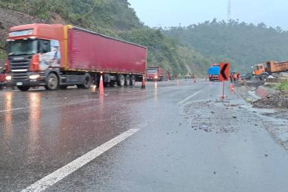 Transportistas afirman que no permitirán la entrega oficial de la doble vía de El Sillar hasta que esté en óptimas condiciones