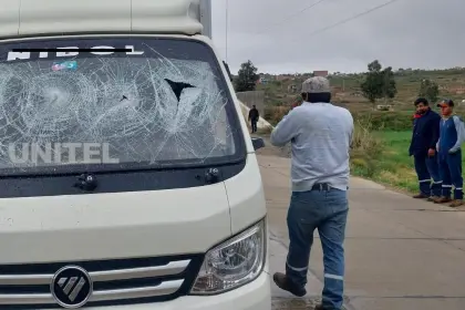 Enfrentamientos por intento de desbloqueo en el botadero de Colcapirhua deja al menos 5 heridos y personas retenidas