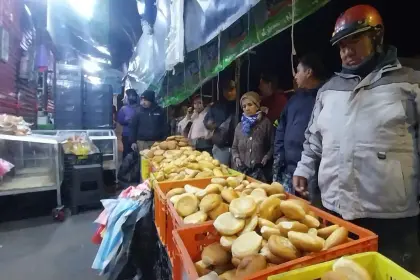 Pese al compromiso de los panificadores, la venta de pan de batalla es irregular en La Paz y Cochabamba tras el paro