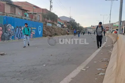 Este jueves arranca con 24 bloqueos en el país, más de la mitad están en Cochabamba