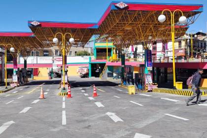 Bloqueos: Pese a ingreso de cisternas, falta combustible en La Paz y el Alto, en Santa Cruz hay filas por diésel