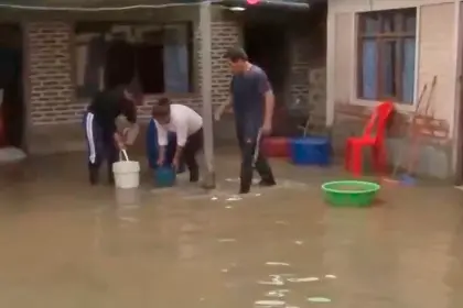 Cochabamba: Desborde de un río en Vinto deja inundadas varias calles y viviendas