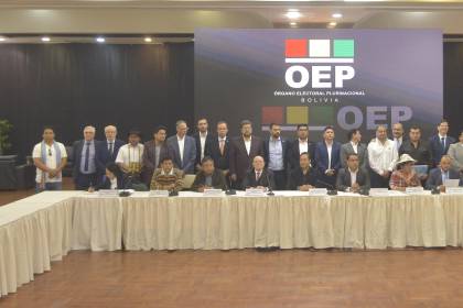 Andrónico no estuvo en la lectura de las conclusiones de la cumbre en la que se firmó un compromiso para garantizar las elecciones
