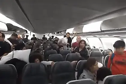 BoA evacúa a pasajeros de un vuelo que debía partir de Madrid con rumbo a Santa Cruz, denuncian viajeros
