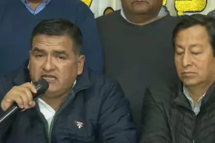 Transporte cruceño “no acatará paro nacional” y pide la “renuncia de Arce” si hasta el martes no hay solución a la falta de combustible