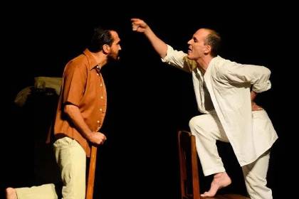 Gobernación y Alcaldía cruceña deben más de Bs 1 millón a los organizadores del festival de teatro, reclama APAC