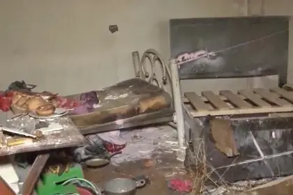 Envían a la cárcel al hombre acusado de intentar matar a su esposa e hijos al prender fuego a su casa 