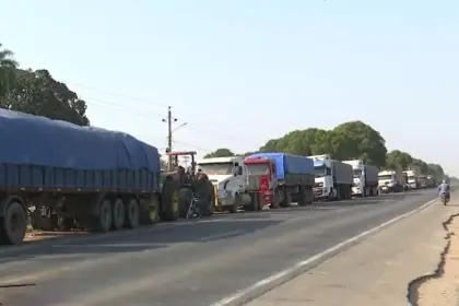 Ante la escasez de diésel, cañeros advierten que está en riesgo más el 50% de la zafra 