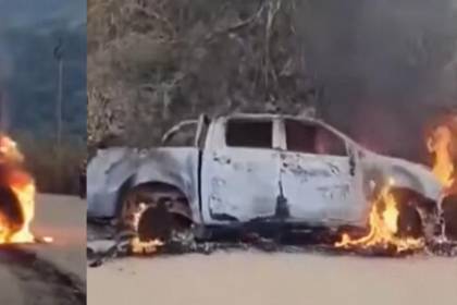 Camioneta en la que viajaba el alcalde de Guanay ardió en llamas en el norte de La Paz