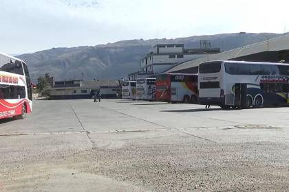 Choferes asalariados logran acuerdo y levantan bloqueo en la terminal de Cochabamba