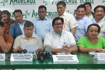 Alcaldes se declaran en emergencia y dan 24 horas al Gobierno para revocar “restricciones presupuestarias”