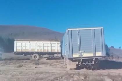 “Es bastante duro”, choferes dejan registro de la riesgosa travesía que realizan para evitar bloqueos con rutas alternas